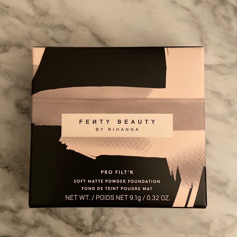 Fenty Pro Filt’r Soft Matte Powder Foundation/ Shade 420